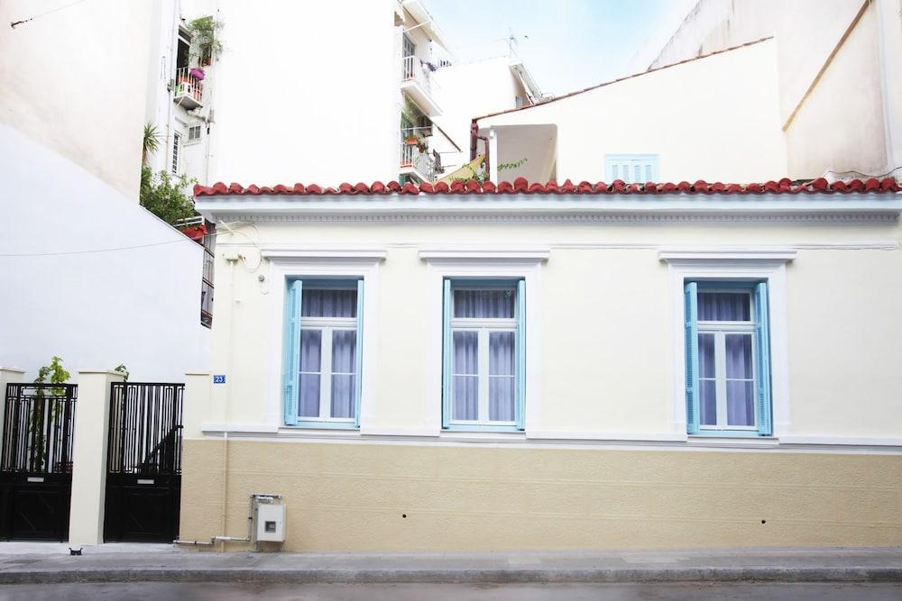 Live In Athens, Thiseio Historic House Екстериор снимка